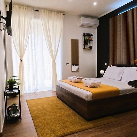 Blackwoody Contemporary Rooms - Napoli Centro Storico 外观 照片