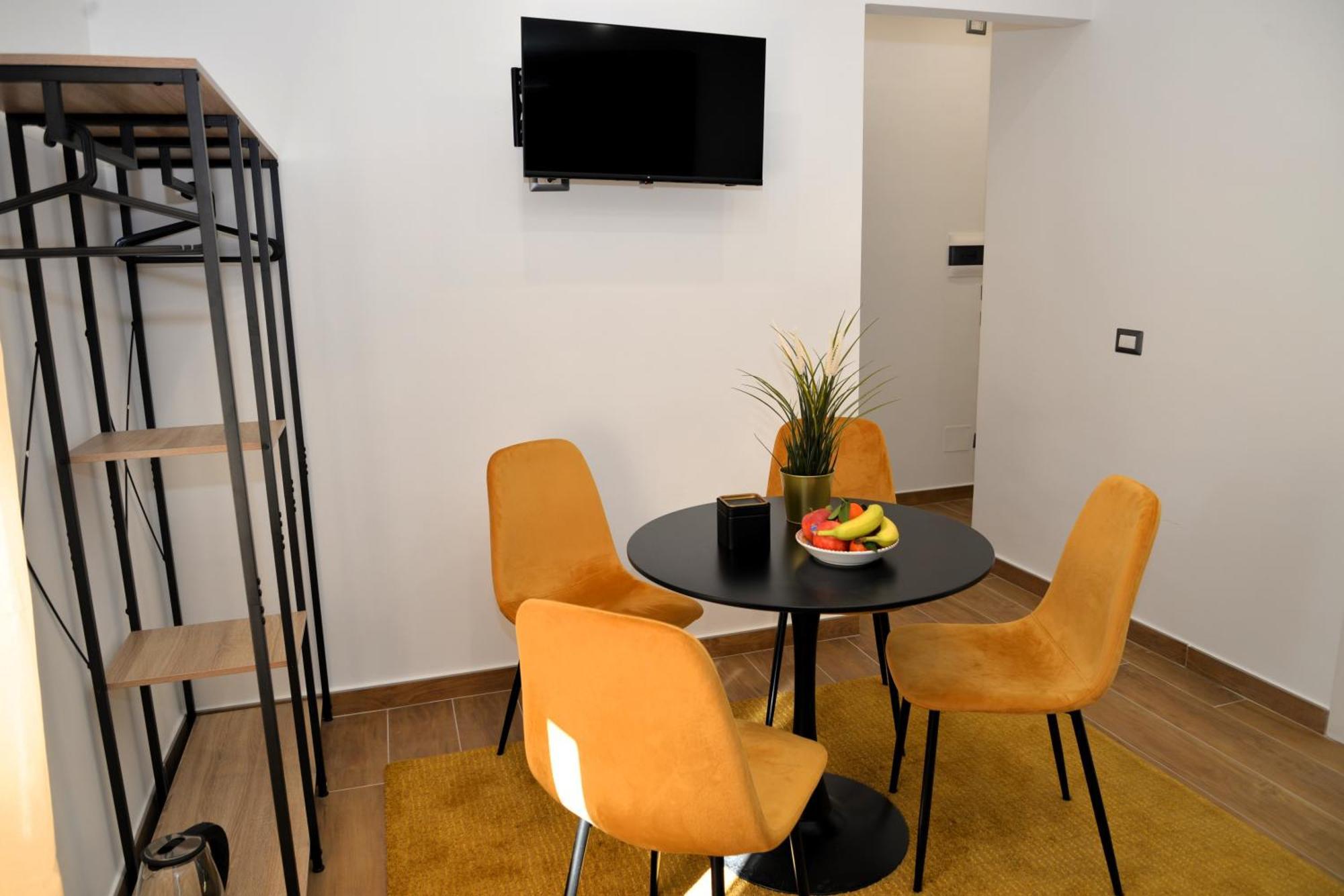 Blackwoody Contemporary Rooms - Napoli Centro Storico 外观 照片