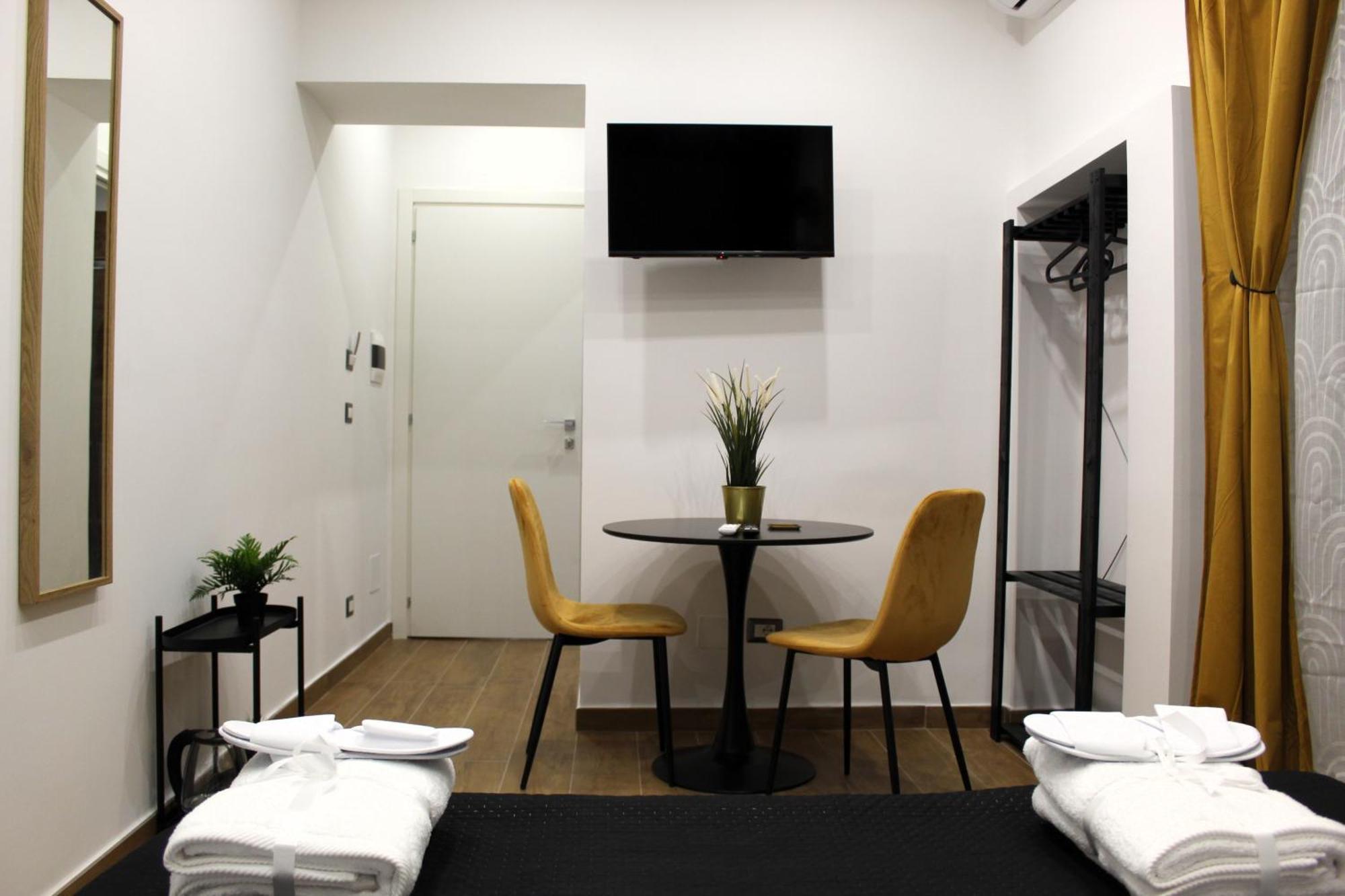Blackwoody Contemporary Rooms - Napoli Centro Storico 外观 照片